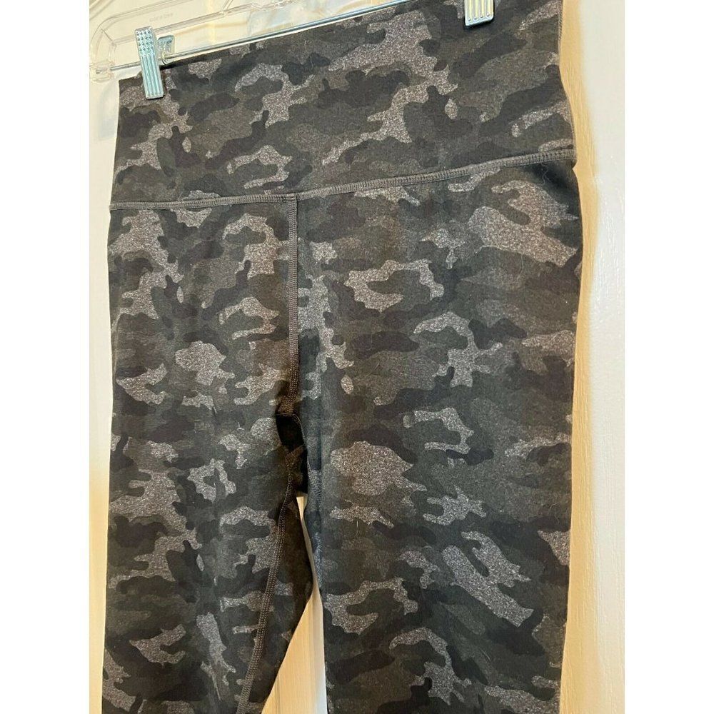 Fabletics PowerHold Leggings Pocket Camo